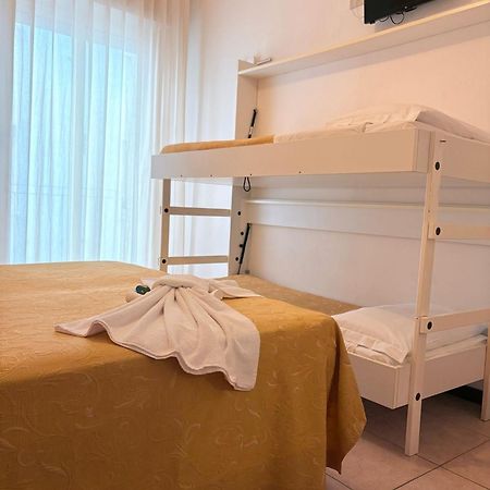 Hotel Sport Римини Экстерьер фото