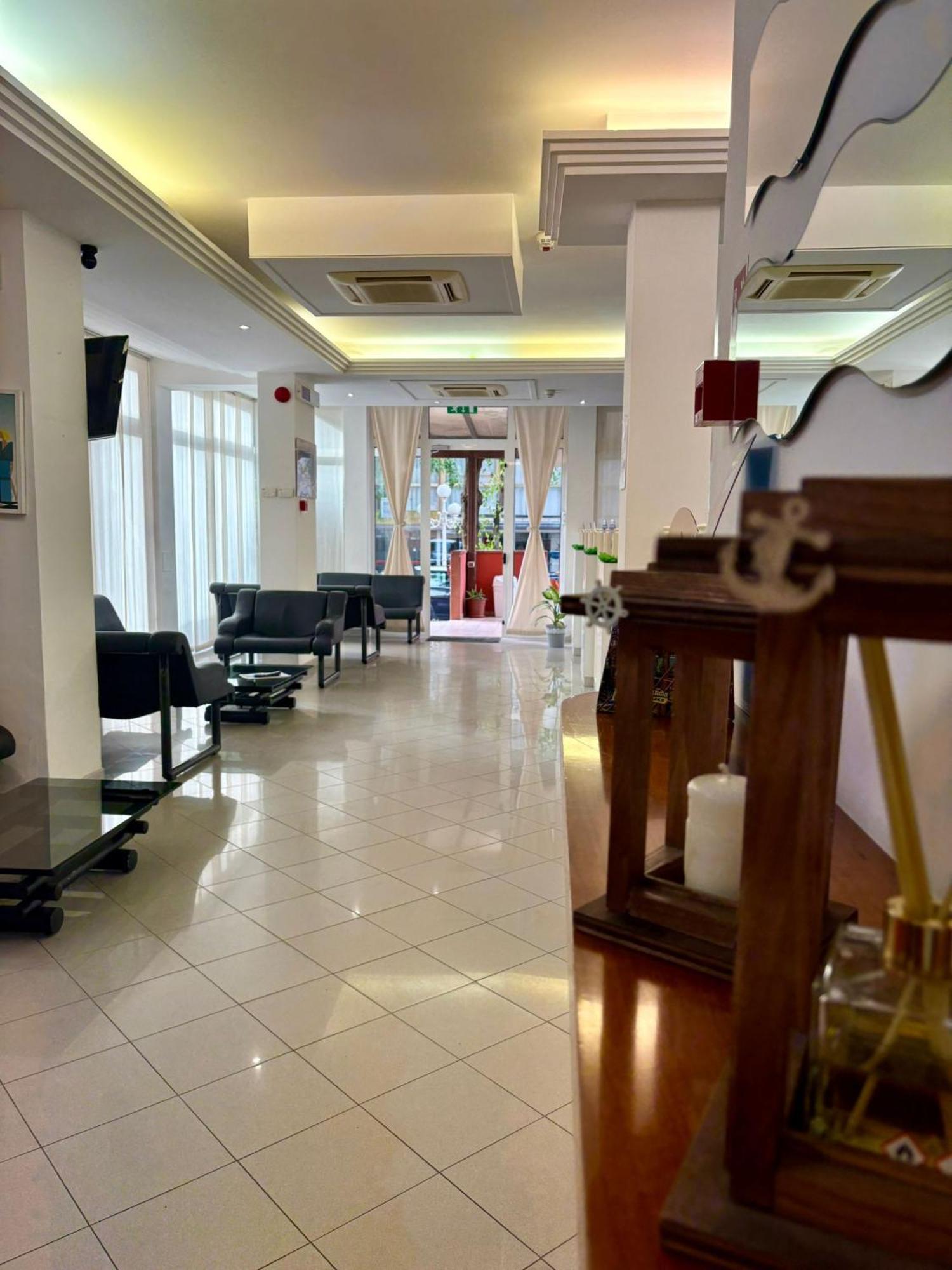 Hotel Sport Римини Экстерьер фото