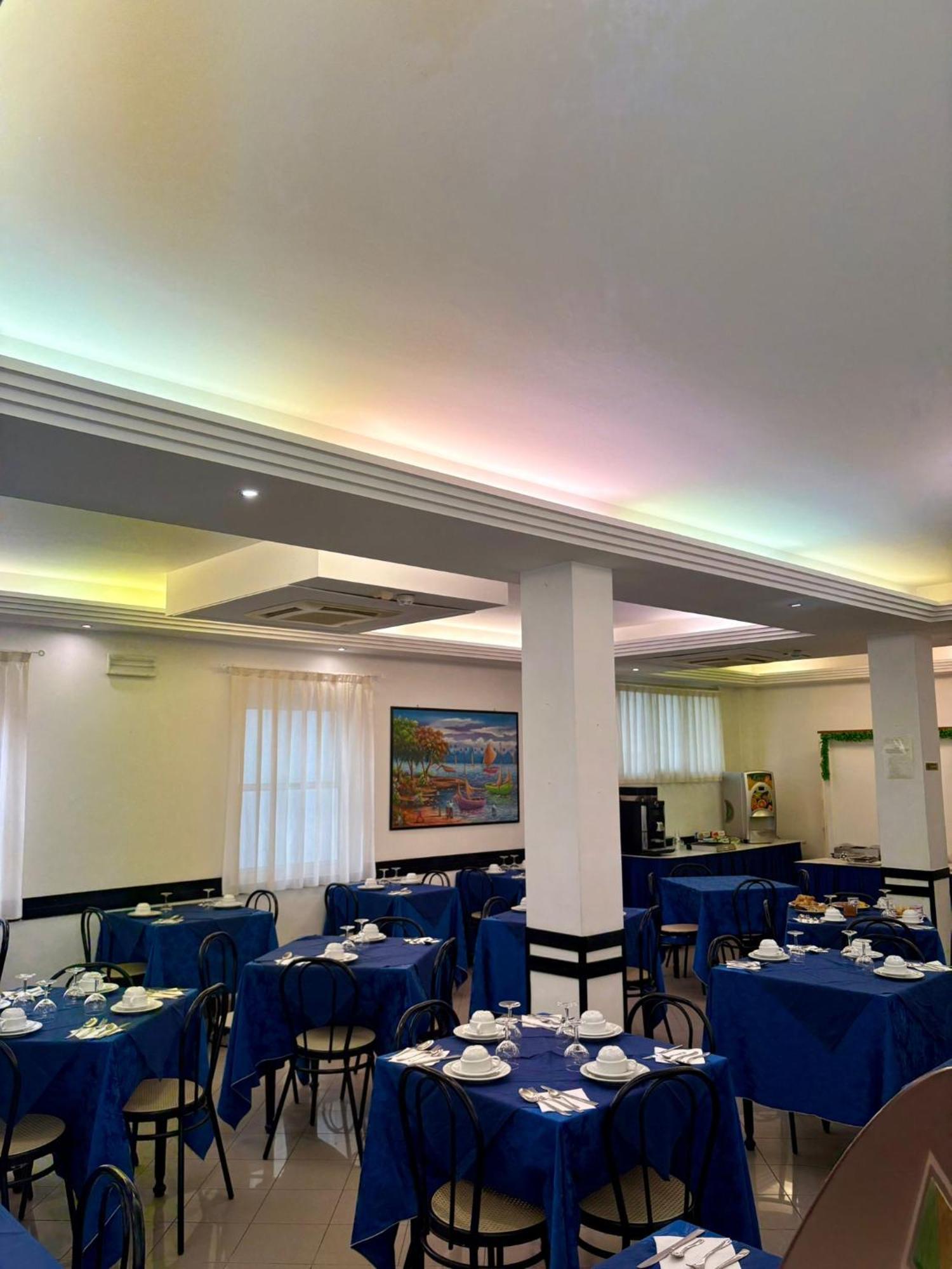 Hotel Sport Римини Экстерьер фото